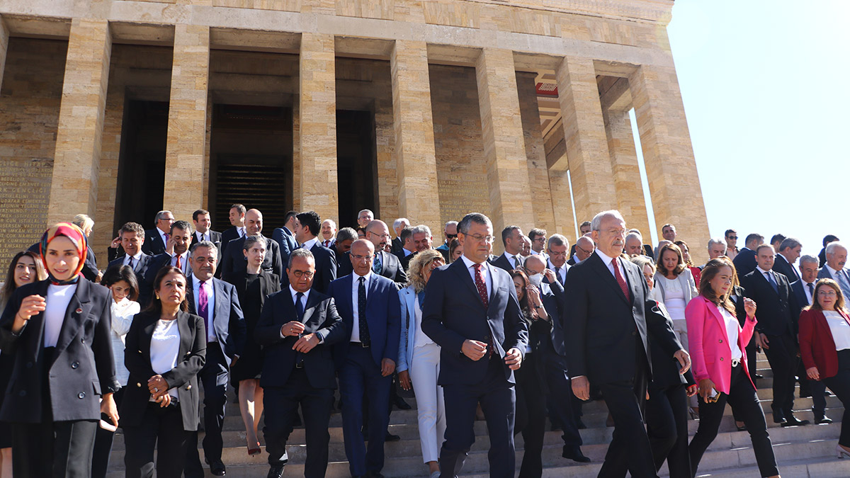 CHP kuruluşunun yıl dönümünde Anıtkabir'e gitti