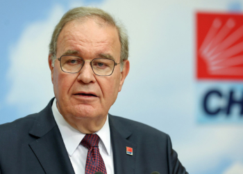 CHP'li Öztrak: Biz kucaklaşmadan yanayız