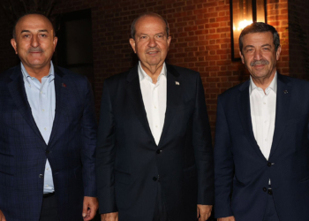 Çavuşoğlu KKTC Cumhurbaşkanı Tatar ile görüştü