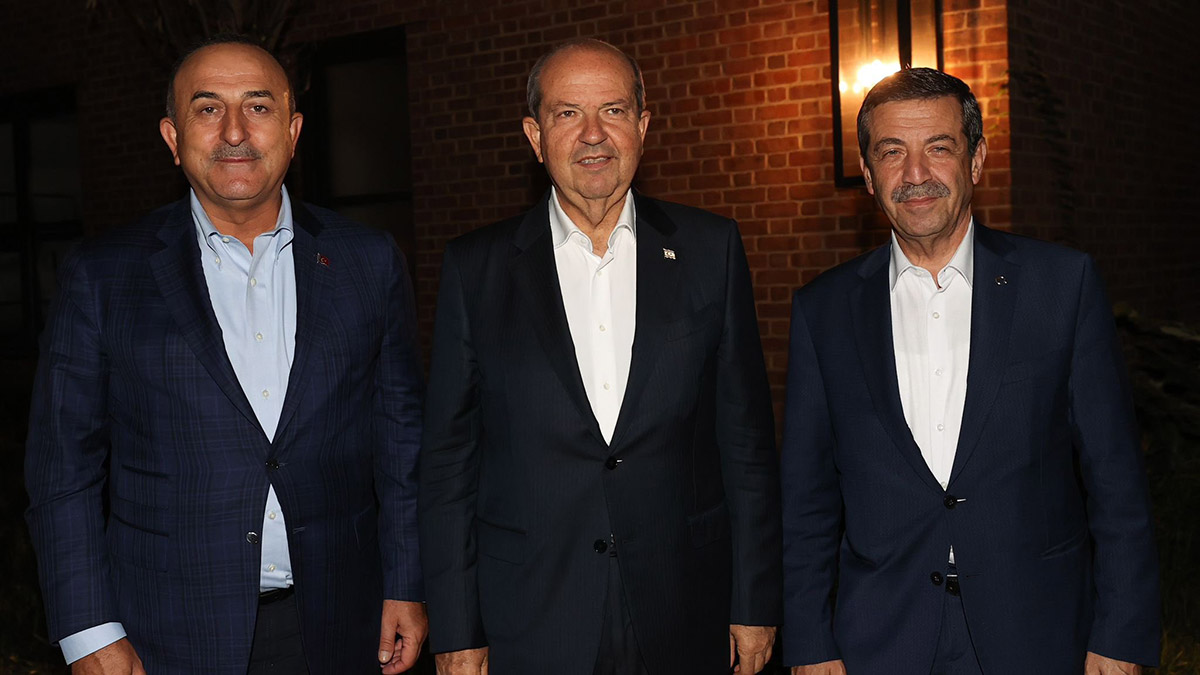 Çavuşoğlu KKTC Cumhurbaşkanı Tatar ile görüştü