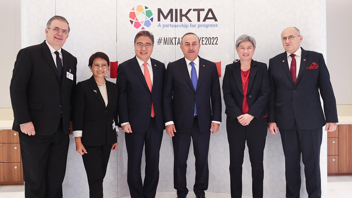 Çavuşoğlu, Türkevi'nde MIKTA Toplantısı'na katıldı