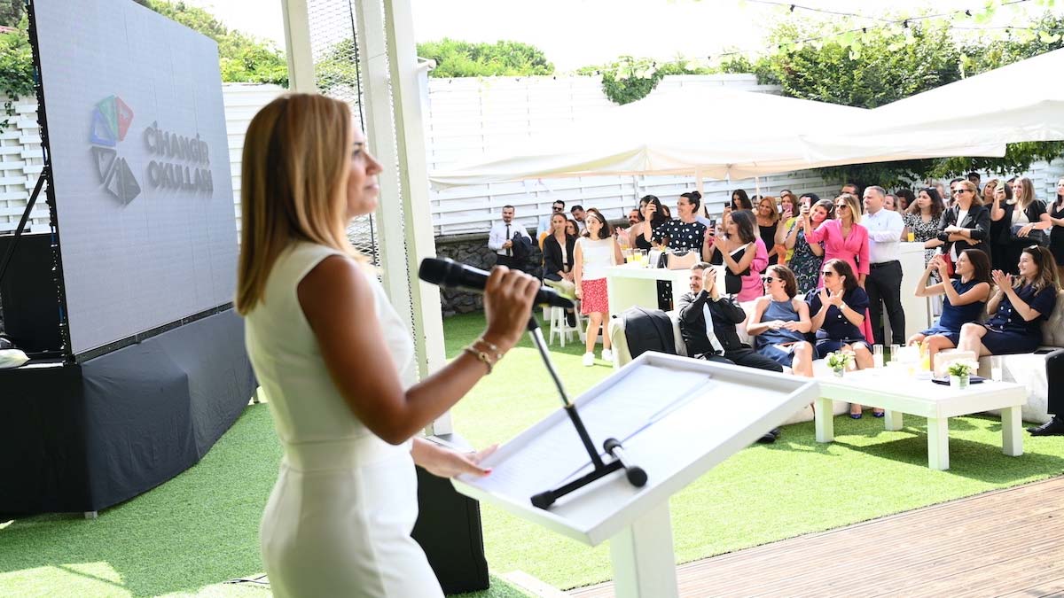 Cihangir Okulları'ndan 'Sanal Öğretmenler' projesi 