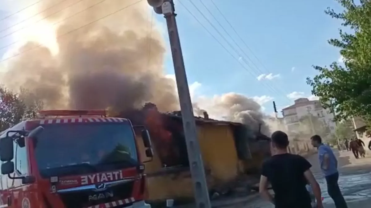 Corumda gecekondu yangini 2 cocuga ilk mudahale 1 - yaşam - haberton