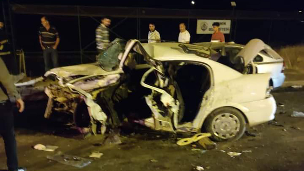 Diyarbakır'da zincirleme kaza; 3 genç öldü, 5 yaralı