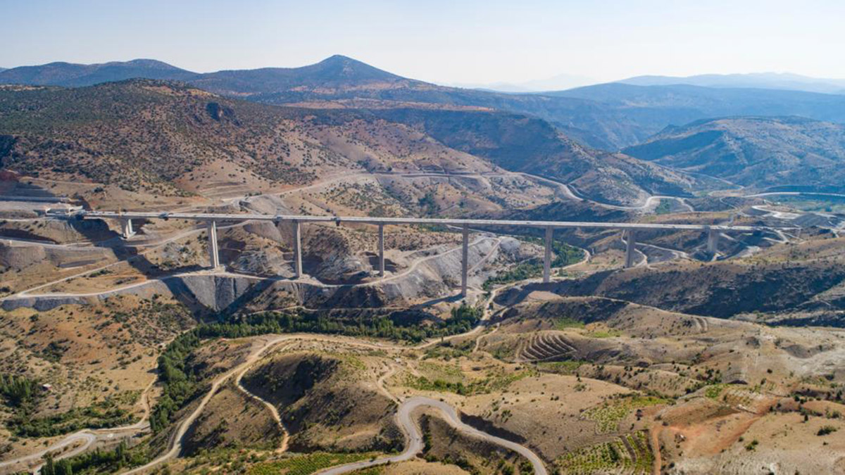 Eğiste Hadimi Viyadüğü ile seyahat süresi kısalacak