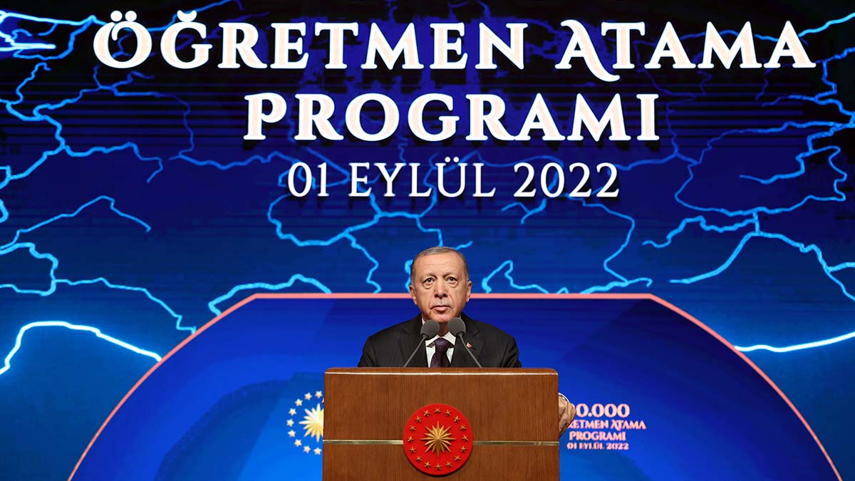 'Eğitimi siyasete meze yapmak doğru değil'