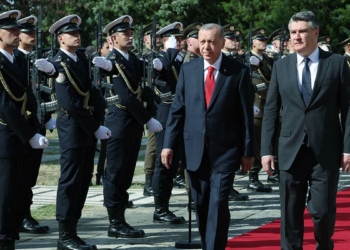 Erdoğan Hırvatistan'da resmi törenle karşılandı