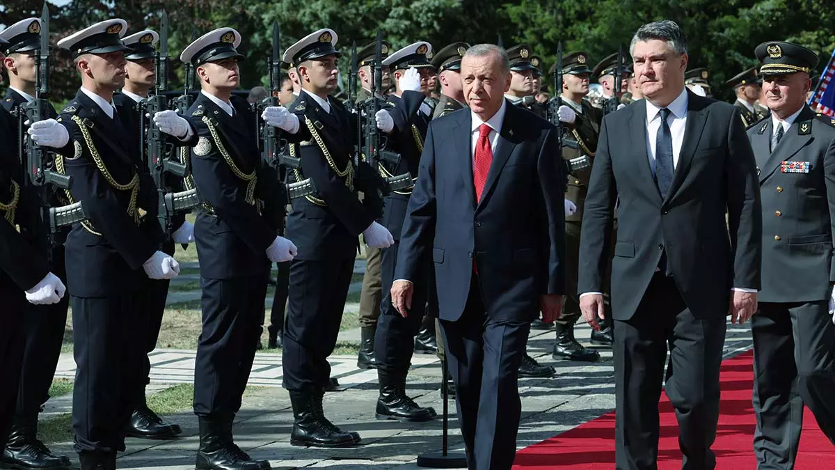 Erdoğan hırvatistan'da resmi törenle karşılandı