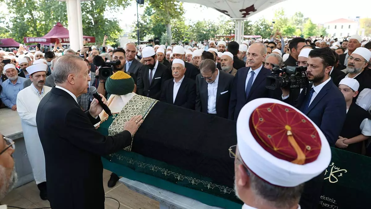 Erdogan inancerin cenaze torenine katildi 1 - yerel haberler - haberton