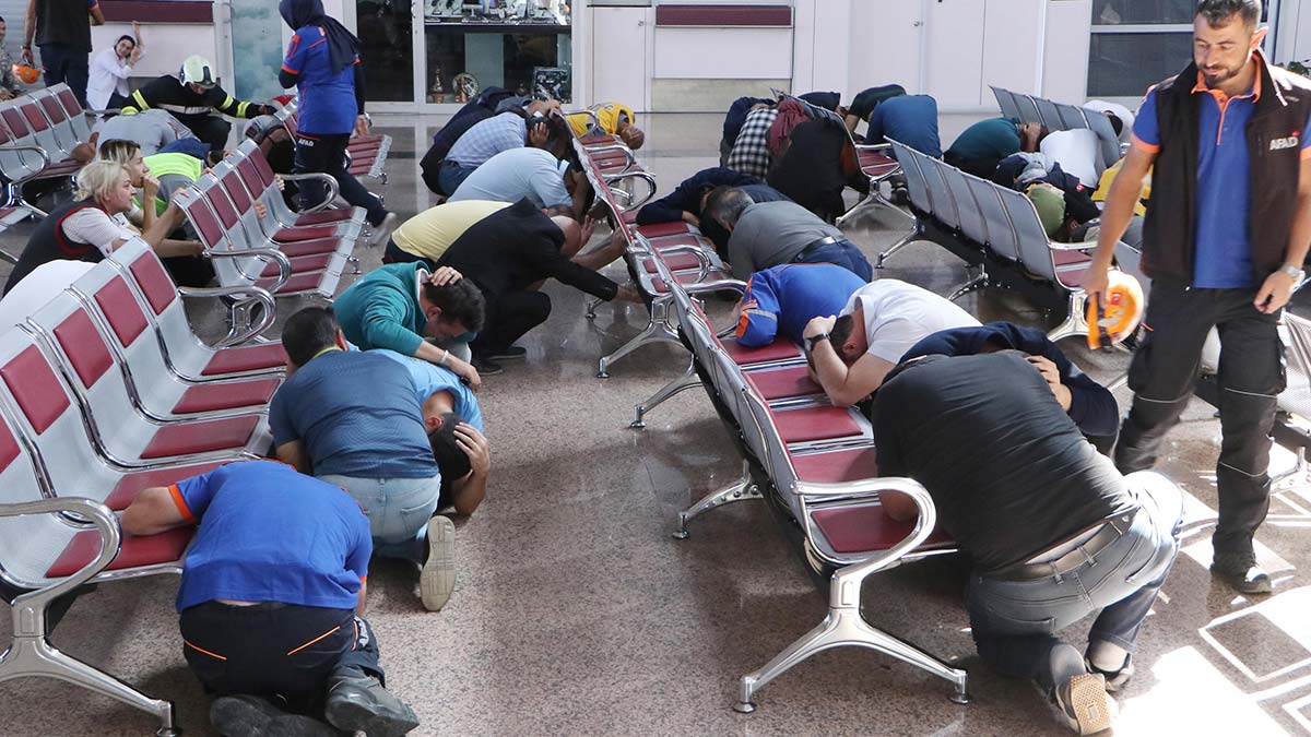 Erzurum Havalimanı'nda deprem tatbikatı