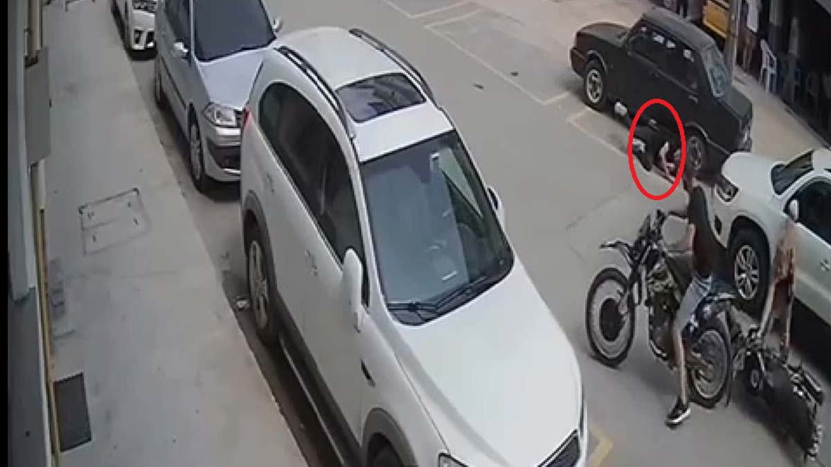 Eski kız arkadaşının yeni sevgilisini vurdu