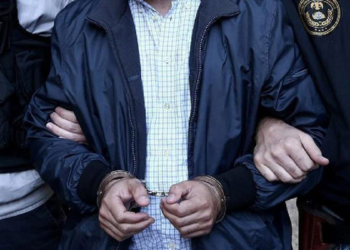 Eski komşusunu satırla öldüren zanlı tutuklandı