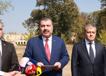 Fahrettin Koca Karabağ'ı ziyaret etti