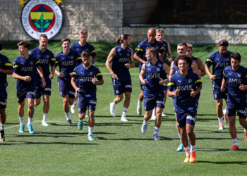 Fenerbahçe'nin kamp kadrosu belli oldu