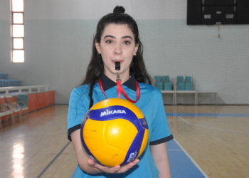 Gümüşhaneli Şeyma Şahin ulusal voleybol hakemi oldu