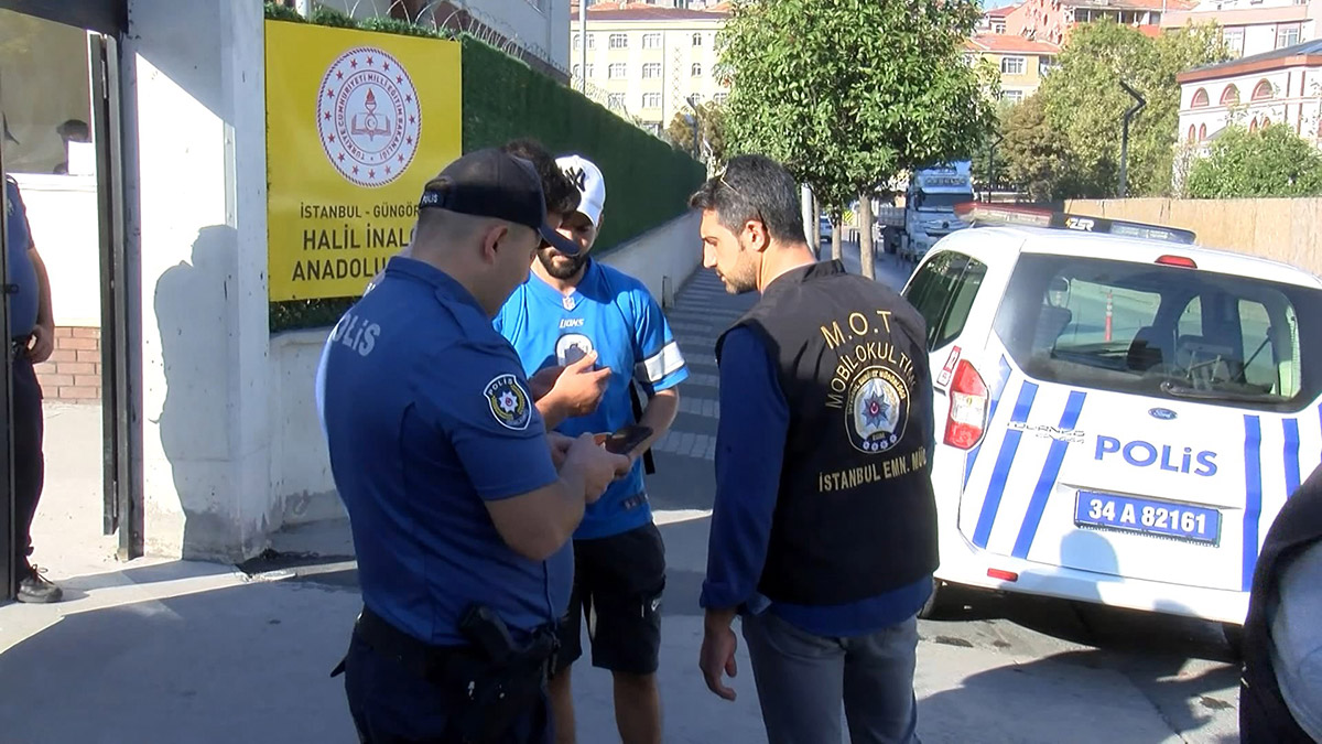 Güngören'de okul önlerinde denetim 