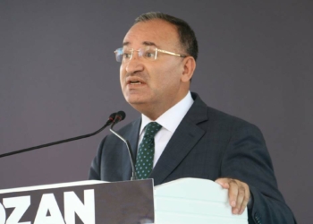 Hakim ve savcıları hedef gösterenleri kınıyorum