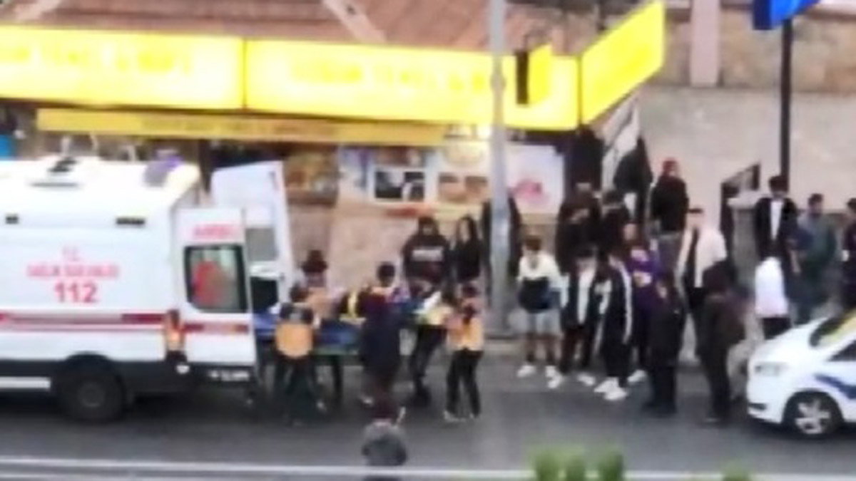 Hırsızlıkla suçladığı müşterilerine ateş etti: 2 yaralı