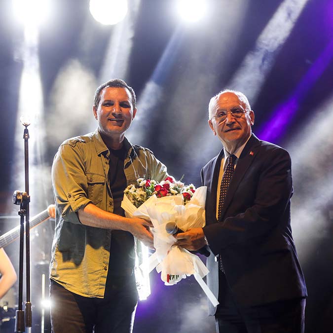 90'lar Festivali'nin ilk konuğu Rafet El Roman