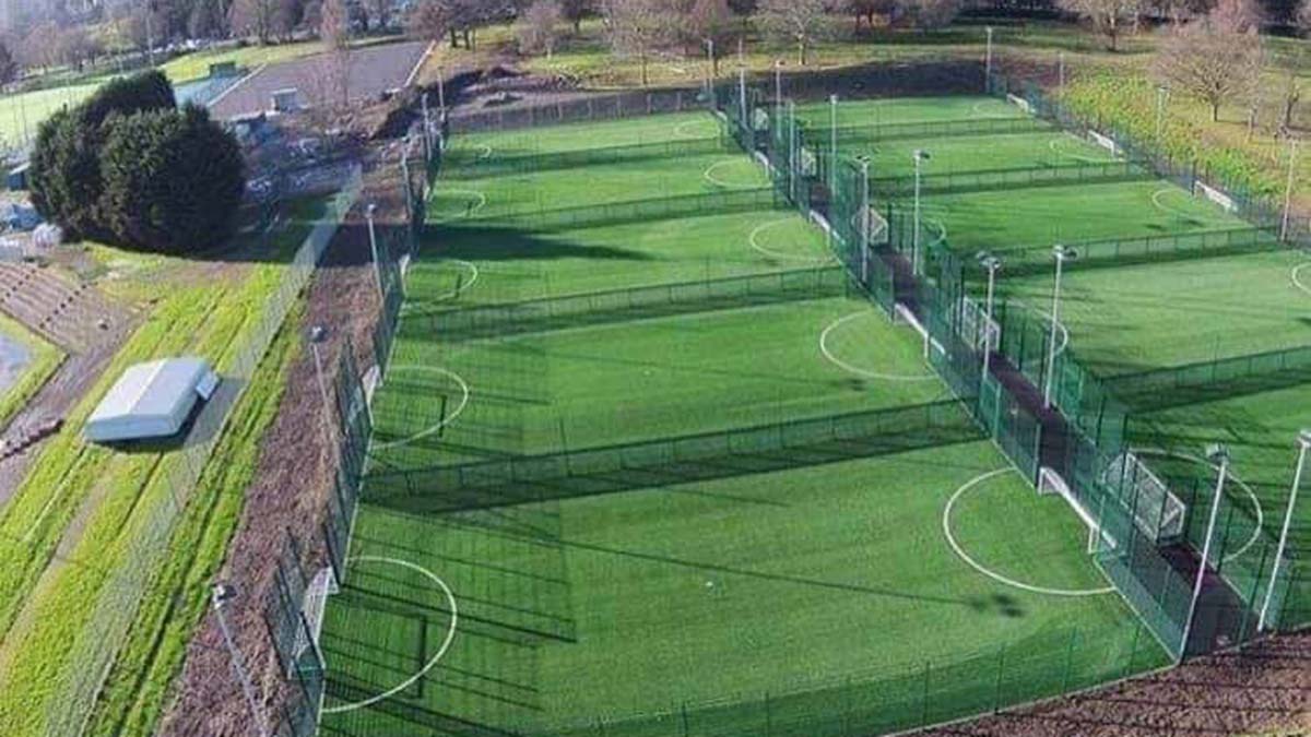 İngiltere'de Beşiktaş futbol okulu açıldı