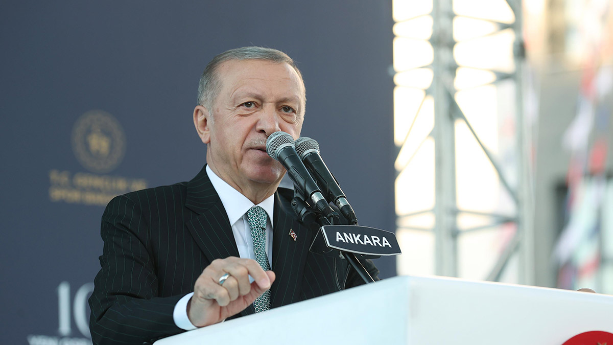 'İzmir'i pis kokulardan kurtaramıyorsun'