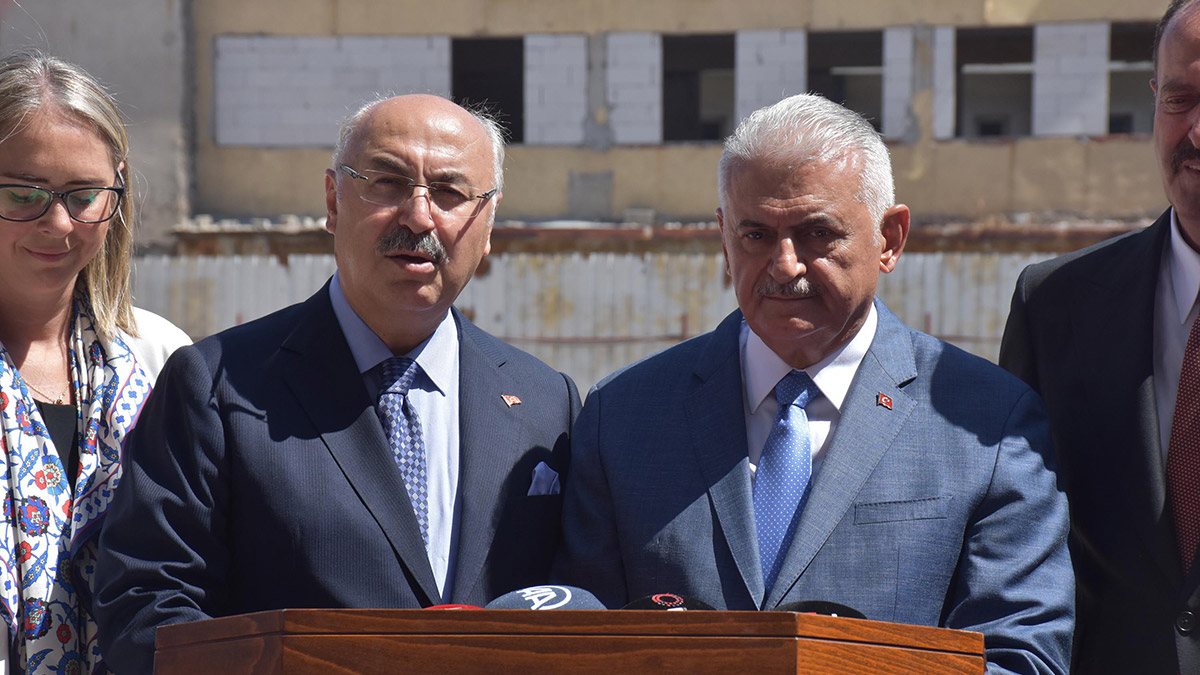 İzmir'in kurtuluşu ülkemiz adına bir semboldür