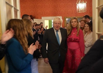 Johnson İngiltere Başbakanlık konutundan ayrıldı