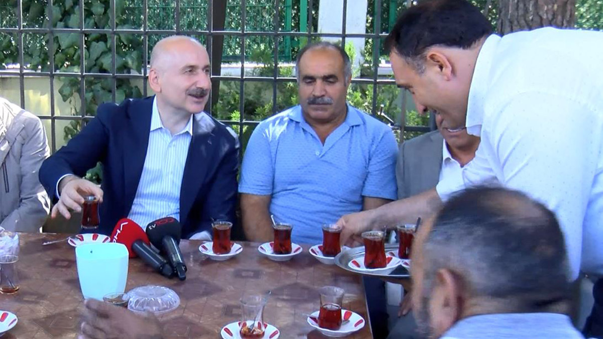 Karaismailoğlu Sancaktepe'de cemaat ile buluştu 