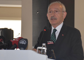 Kılıçdaroğlu İzmir'de iş insanlarıyla buluştu