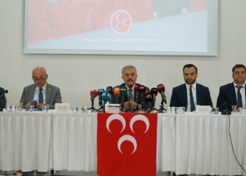 'Türk milletinin zekasını küçümsemektedir'