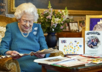 Kraliçe Elizabeth tıbbi gözetim altına alındı