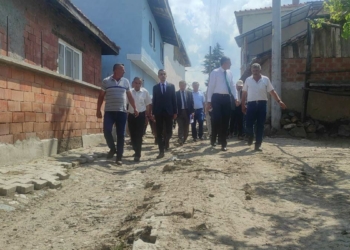Kütahya Valisi'nden selden etkilenen köylere ziyaret