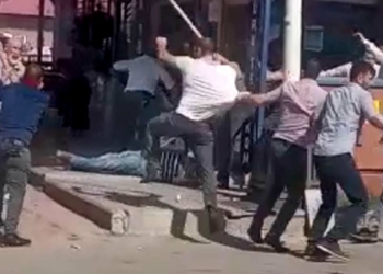 Kuzenlerin minibüs kavgası kamerada; 8 yaralı