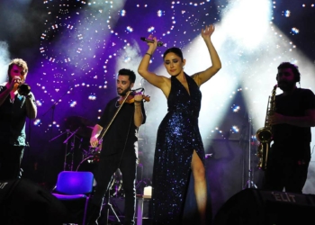 Melek Mosso Manisa'da konser verdi