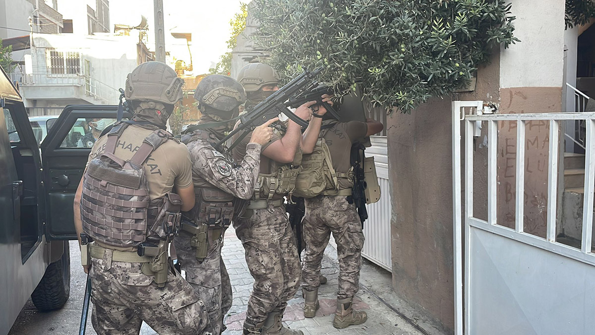Mersin'de uyuşturucu operasyonu: 60 gözaltı