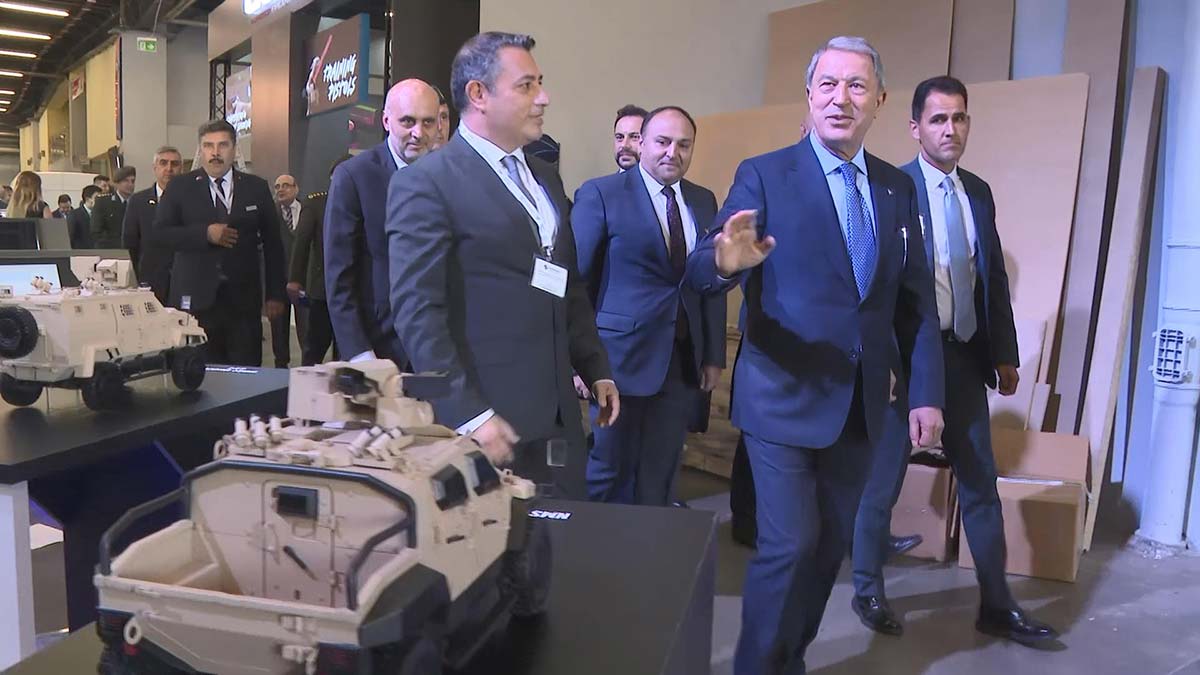 Milli Savunma Bakanı Akar Polonya'da