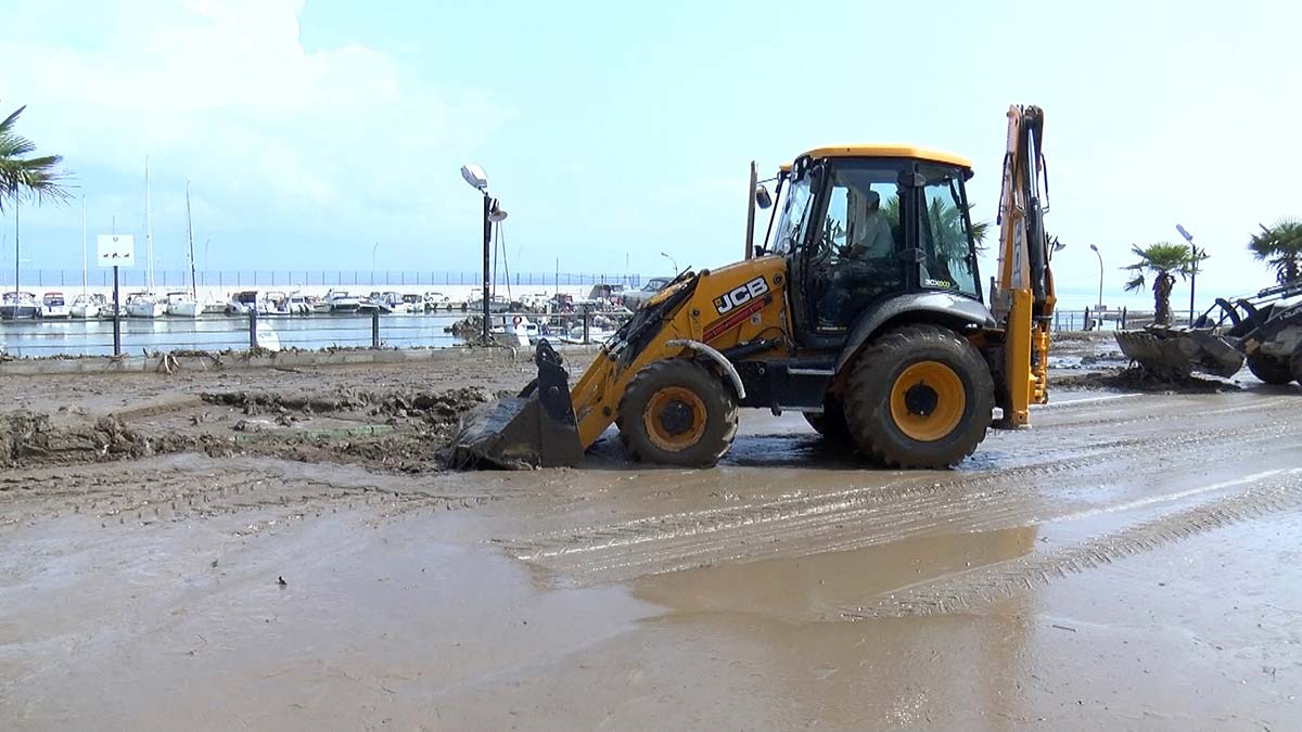 Mudanya'da sel felaketinin yaraları sarılıyor
