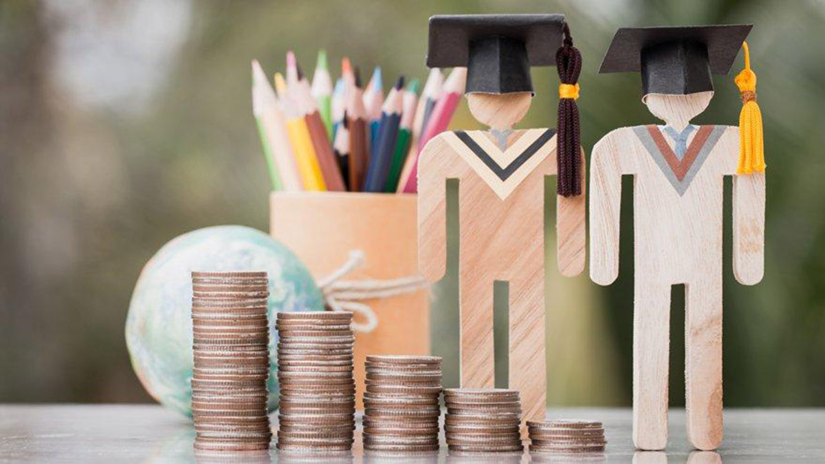 Okul masrafları velilerin belini büküyor