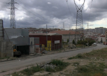 Okul yanındaki çöp aktarma tesisi isyan ettirdi
