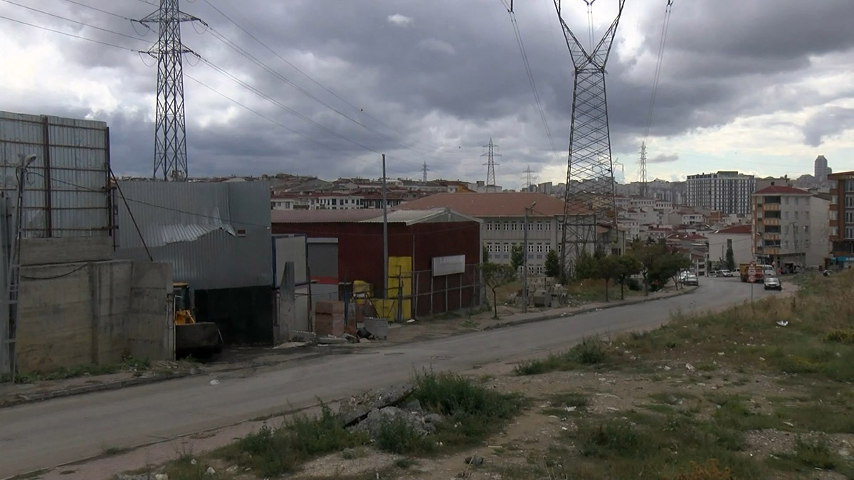 Okul yanındaki çöp aktarma tesisi isyan ettirdi