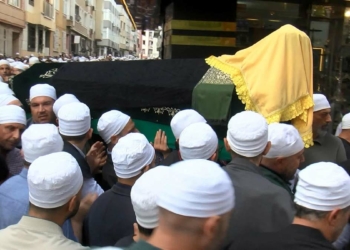 Ömer Tuğrul İnançer'in tabutu omuzlarda götürüldü