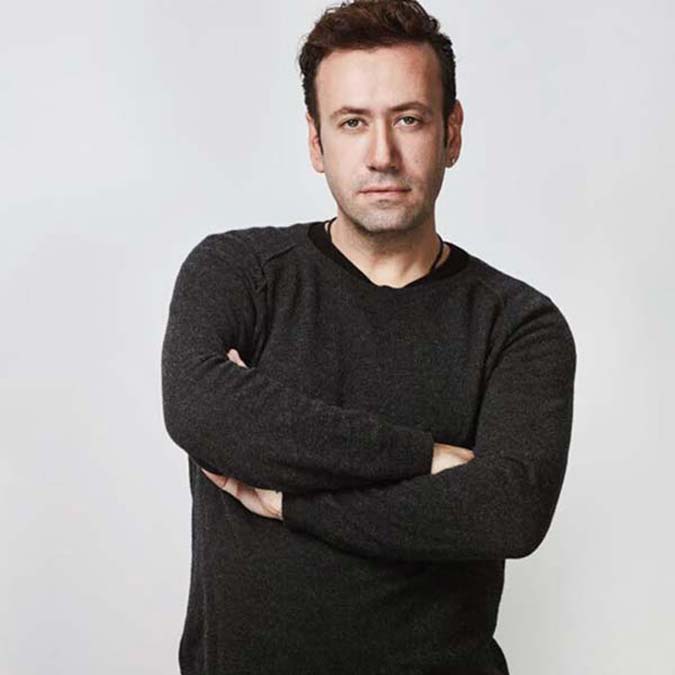 "Özgür Aras'la Baş Başa"nın konuğu olan Burak Kut müzik camiasına küsmesinin nedenlerini de sıraladı. Burak Kut camiaya tabi ki küstüm. Birkaç konu başlığında anlatılabilir. Bir kendi iç çevrem, iki sektörel ve üç medya…