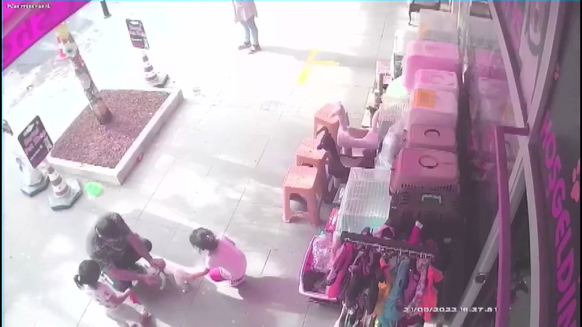 Pendik'te sevdikleri köpeği kucaklayarak çaldılar