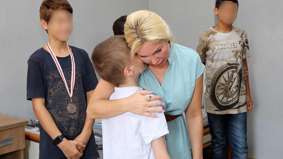 Rektör Özkan, Cem Muhammet'i ziyaret etti