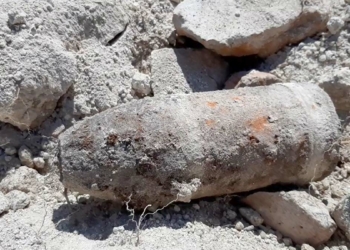 Saray kazısında patlamamış top mermisi bulundu