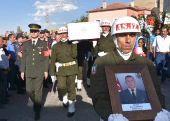 Şehit Savaş Borlu, son yolculuğuna uğurlandı