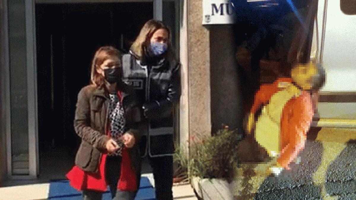 Sevgilisini emniyet kemeriyle boğan