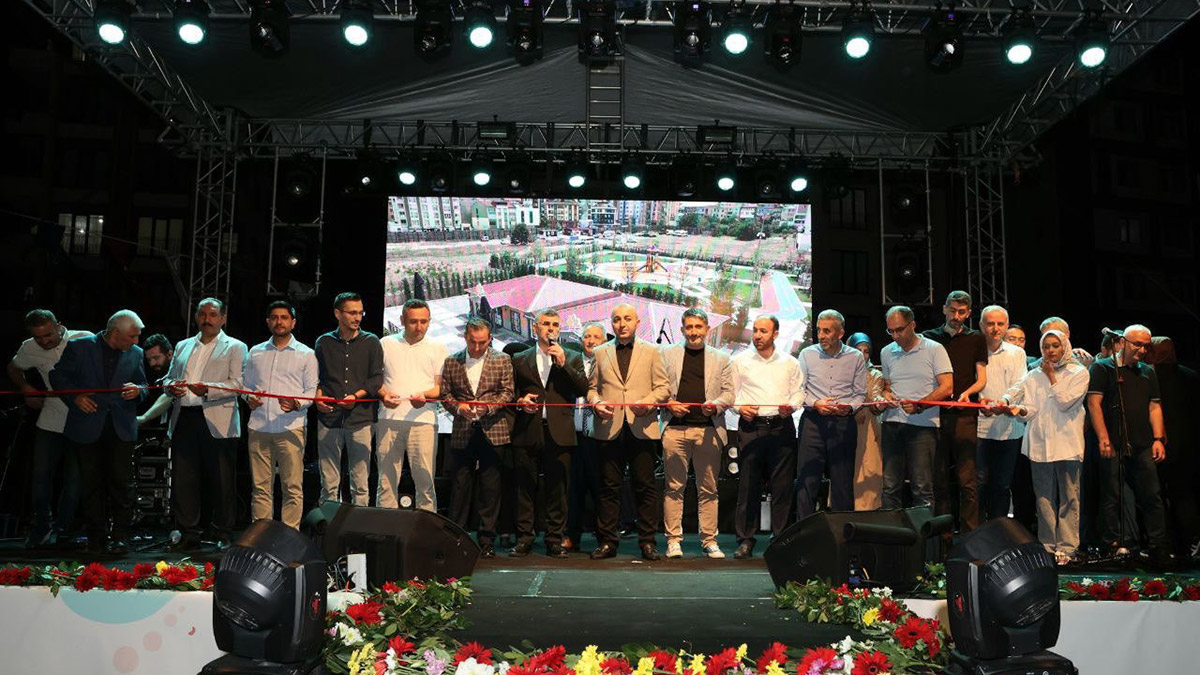 Sultanbeyli'de yeni meydan hizmete açıldı