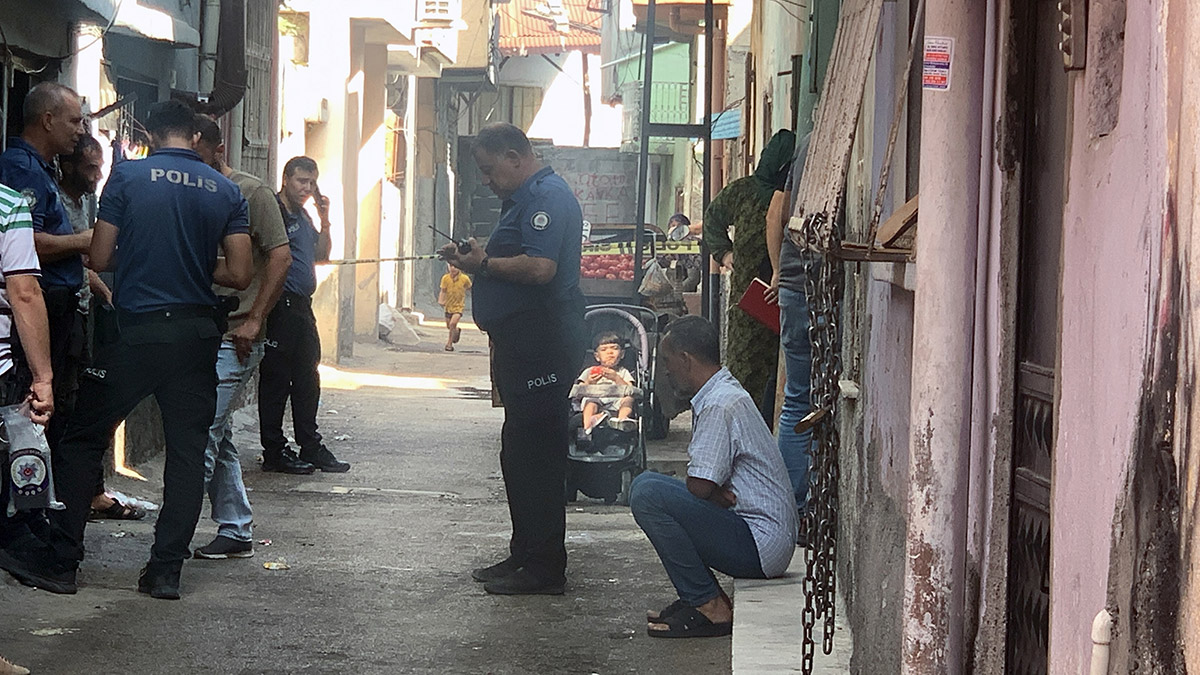 Suriyelileri alıkoyup paralarını gasbettiler