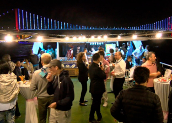 THY'den transit yolculara İstanbul'da Boğaz turu 